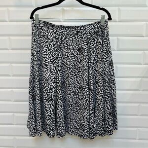 Women’s Large Lapis Black and White Patterned A-Line Skirt